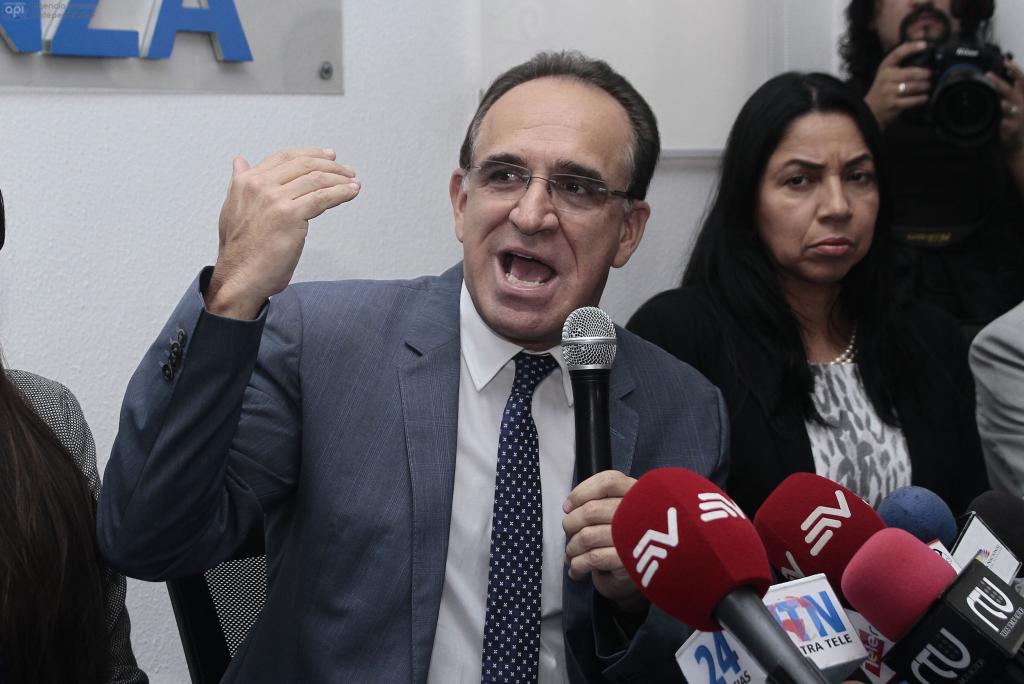 Avanza pide reunión urgente para analizar candidatura de Cinthya Viteri
