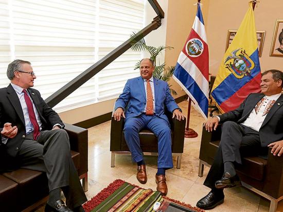 Ecuador sella límites marítimos con Costa Rica y Colombia