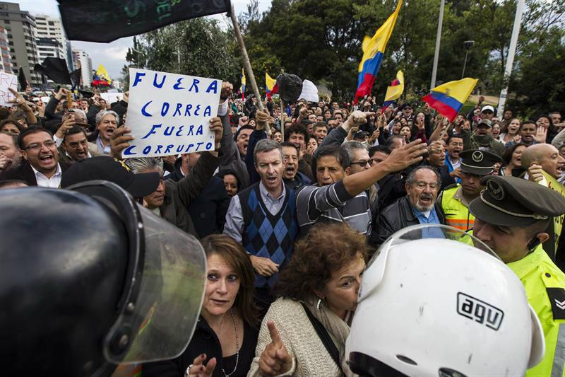 Continúan las manifestaciones a favor y en contra del régimen