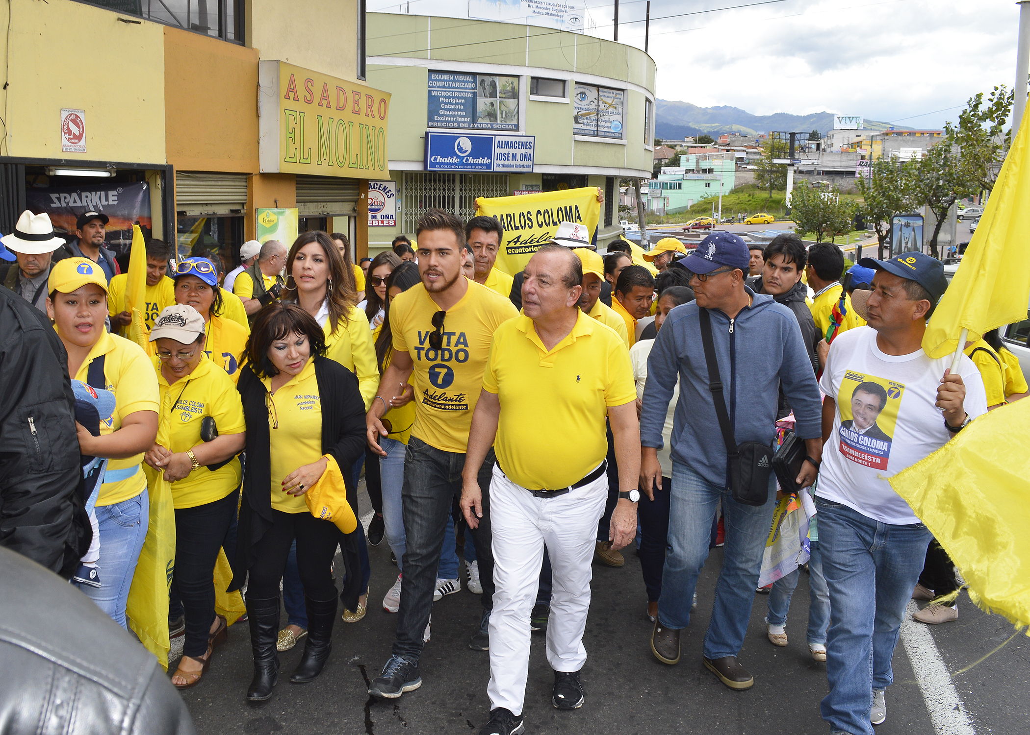 Álvaro Noboa acompañó a candidatos de Guayas y Pichincha