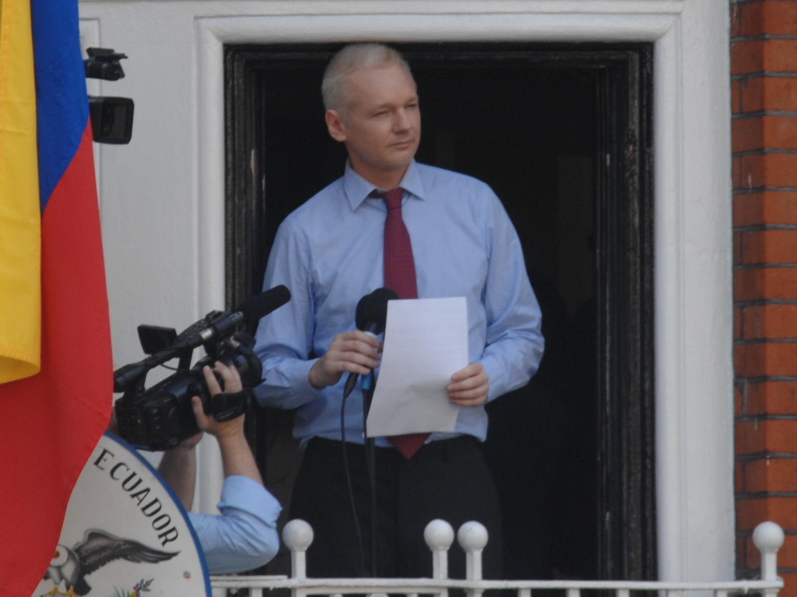 Julian Assange cumple 3 años de encierro en embajada ecuatoriana