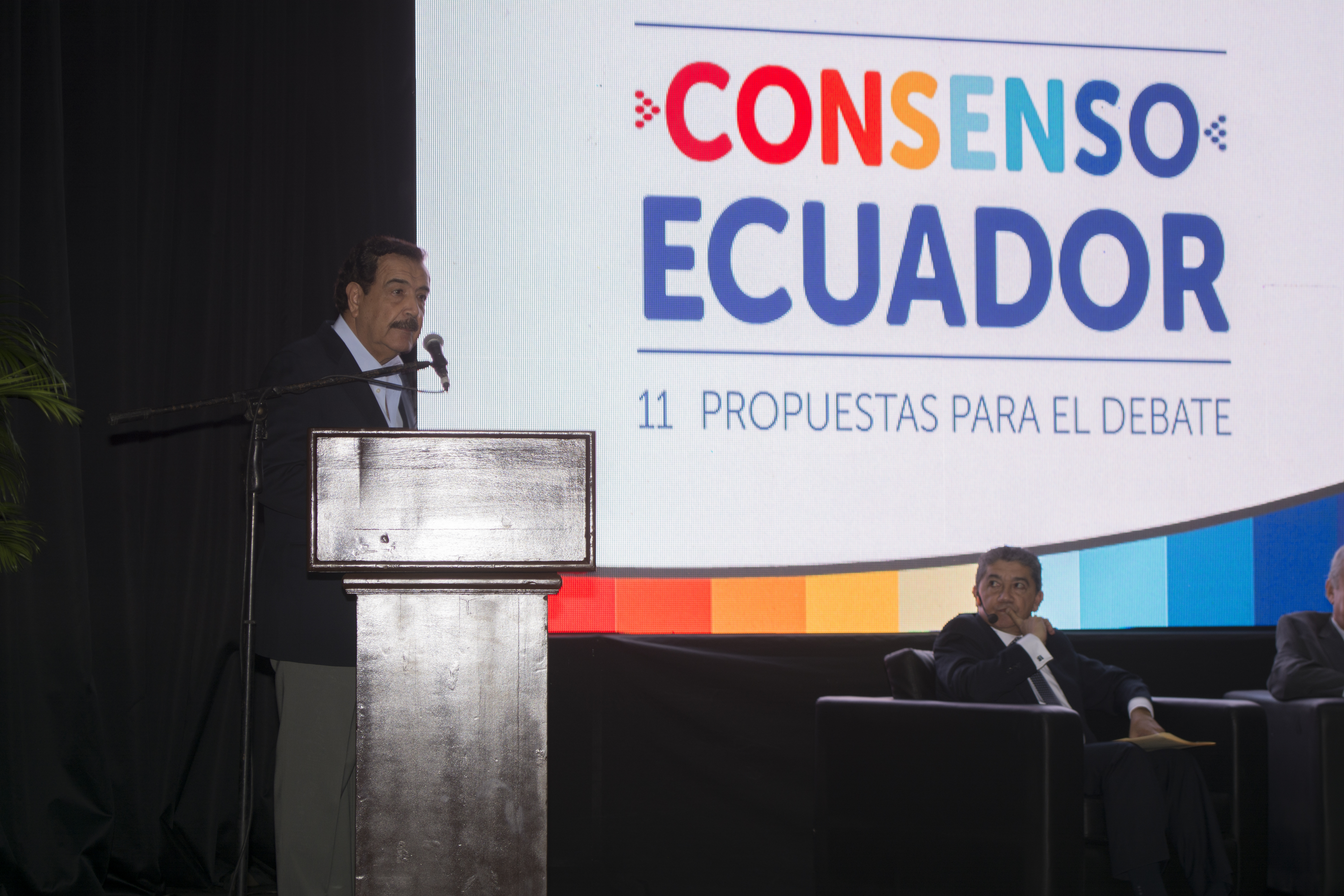 Consenso Ecuador presentó 11 propuestas para el debate