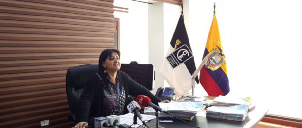 Designada por Pólit logra el control del despacho y se proclama Subcontralora