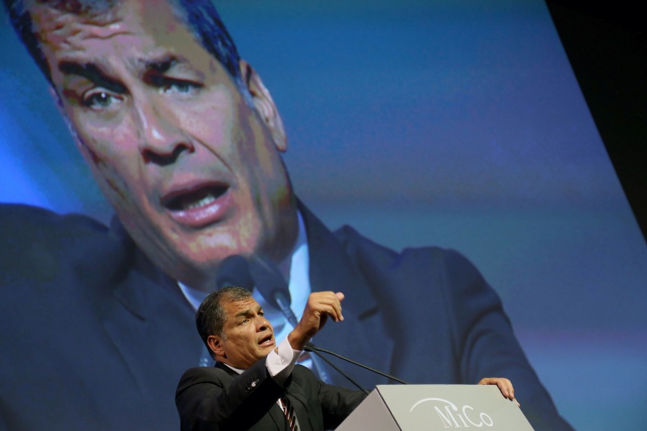 Migrante ecuatoriana reclama a presidente Correa