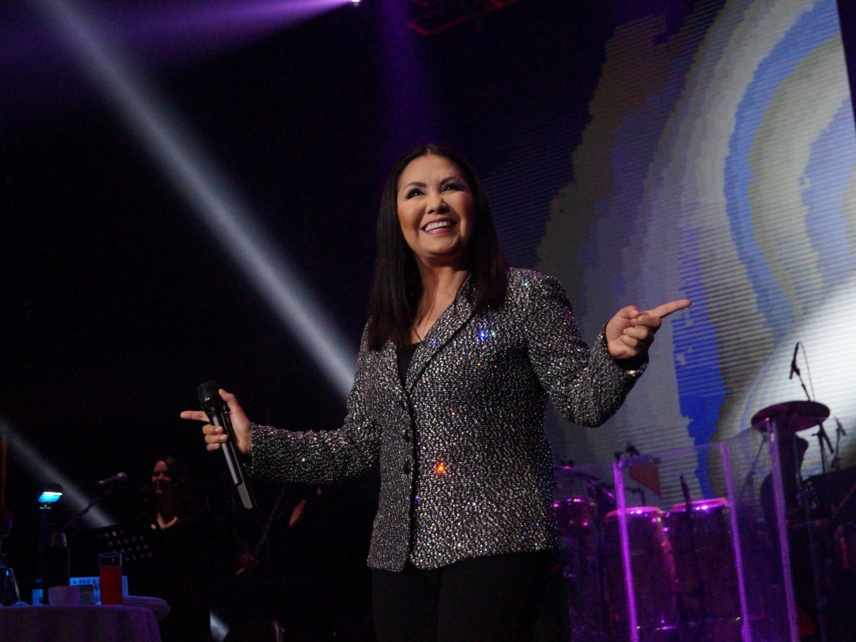 ANA GABRIEL LLEGA A ECUADOR CON ‘POR TI, PARA SIEMPRE’