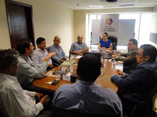 Gobierno de Ecuador analiza pedido de importación de maíz