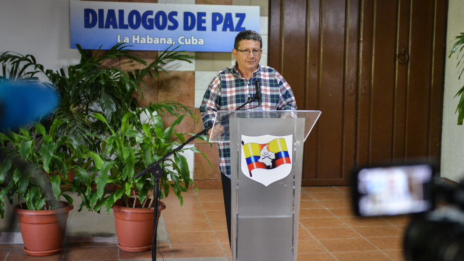 Las FARC piden cese del fuego bilateral