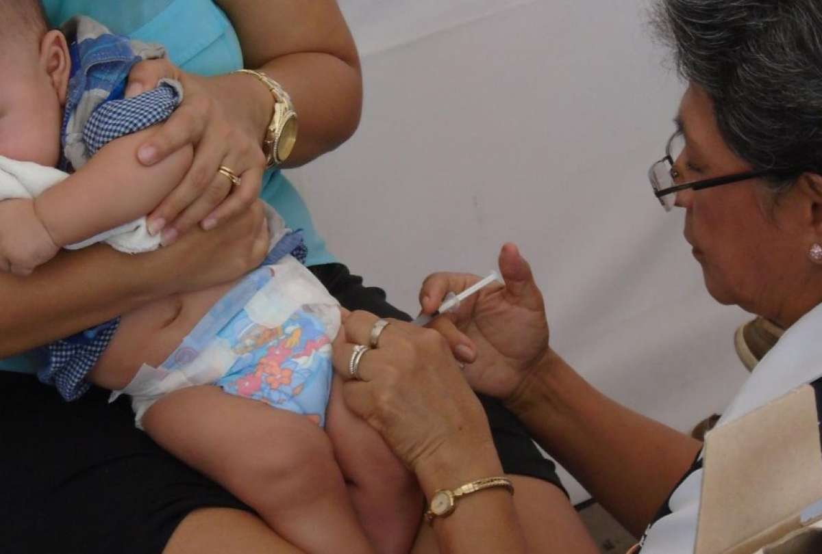 Ecuador inicia la campaña de vacunación en menores de 5 años