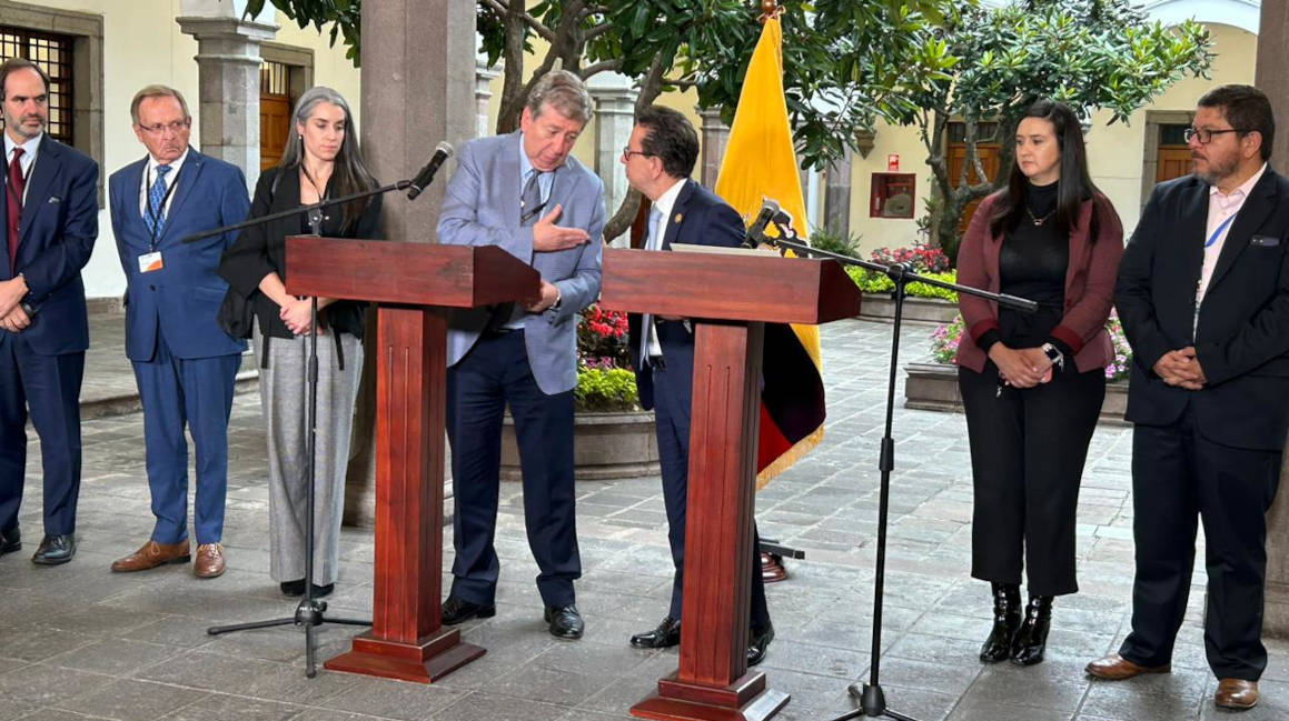 revista-la-verdad-ecuador-gobierno-de-noboa-ratifica-adhesion-a-declaraciones-de-chapultepec-y-de-salta